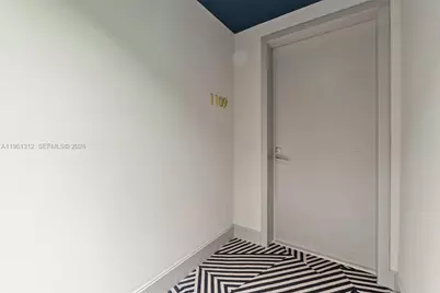 45 SW 9th St #1109, Miami, FL 33130 - Photo 17