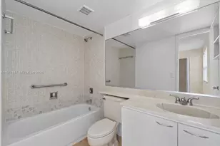 10020 NW 9th St Cir, Miami, FL 33172 - Photo 21