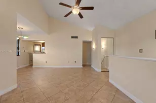 10020 NW 9th St Cir, Miami, FL 33172 - Photo 9