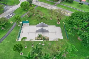 8200 Whispering Palm Dr, Boca Raton, FL 33496 - Photo 37