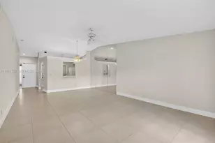 8200 Whispering Palm Dr, Boca Raton, FL 33496 - Photo 11