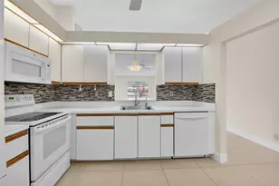 8200 Whispering Palm Dr, Boca Raton, FL 33496 - Photo 15