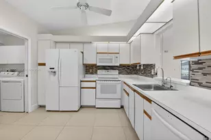 8200 Whispering Palm Dr, Boca Raton, FL 33496 - Photo 13