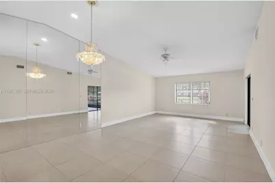 8200 Whispering Palm Dr, Boca Raton, FL 33496 - Photo 7