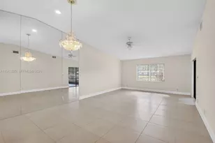 8200 Whispering Palm Dr, Boca Raton, FL 33496 - Photo 7