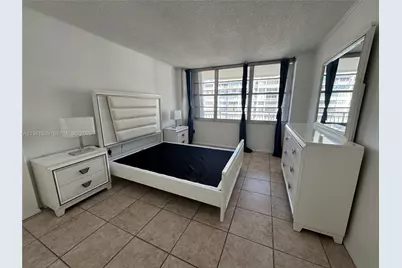 18041 Biscayne Blvd #1701, Aventura, FL 33160 - Photo 17