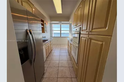 18041 Biscayne Blvd #1701, Aventura, FL 33160 - Photo 5