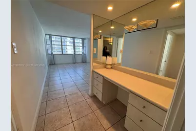 18041 Biscayne Blvd #1701, Aventura, FL 33160 - Photo 19