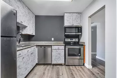 15205 NE 6th Ave #D305, Miami, FL 33162 - Photo 5