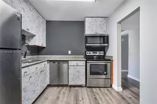 15205 NE 6th Ave, Miami, FL 33162 - Photo 5