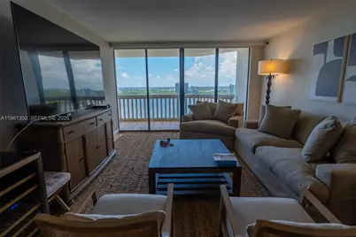 1000 W Island Blvd #2812, Aventura, FL 33160 - Photo 1