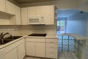 13701 Kendale Lakes Cir, Miami, FL 33183 - Photo 9