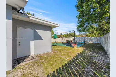 811 NW 112th St, Miami, FL 33168 - Photo 29