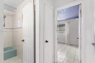 811 NW 112th St, Miami, FL 33168 - Photo 21