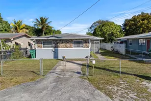 811 NW 112th St, Miami, FL 33168 - Photo 43