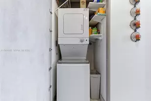 690 SW 1st Ct, Miami, FL 33130 - Photo 23