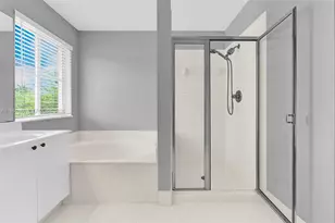 1518 Maple Dr, Weston, FL 33327 - Photo 23