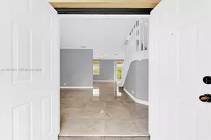 1518 Maple Dr, Weston, FL 33327 - Photo 5