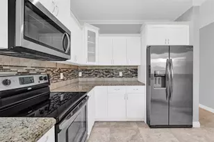 1518 Maple Dr, Weston, FL 33327 - Photo 11