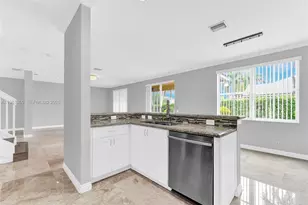 1518 Maple Dr, Weston, FL 33327 - Photo 13