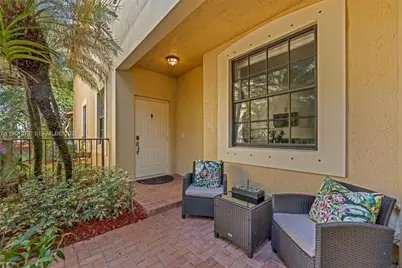 3815 Tree Top Dr, Weston, FL 33332 - Photo 5