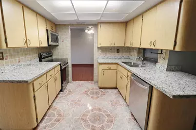 3241 NW 40th St, Lauderdale Lakes, FL 33309 - Photo 21