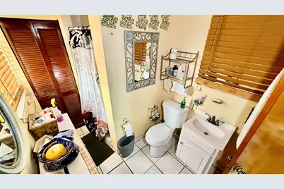 46 NW 24th Ct, Miami, FL 33125 - Photo 11