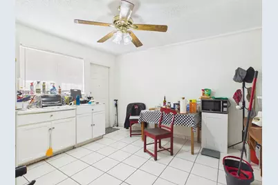 46 NW 24th Ct, Miami, FL 33125 - Photo 15