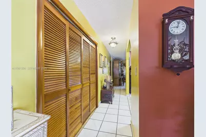 46 NW 24th Ct, Miami, FL 33125 - Photo 7