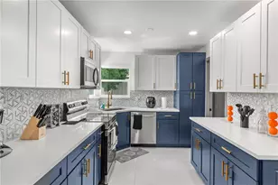 390 NW 40th St, Deerfield Beach, FL 33064 - Photo 9