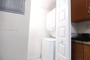 556 NW 114th Ave, Sweetwater, FL 33172 - Photo 7