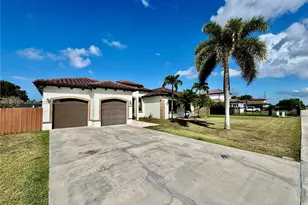 20449 SW 328th St, Homestead, FL 33030 - Photo 3