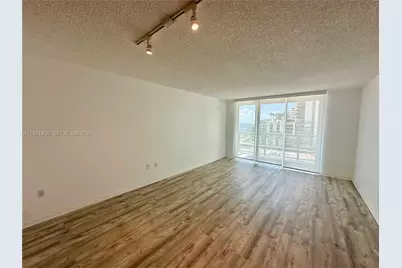 1155 Brickell Bay Dr #607, Miami, FL 33131 - Photo 5