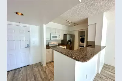 1155 Brickell Bay Dr #607, Miami, FL 33131 - Photo 13
