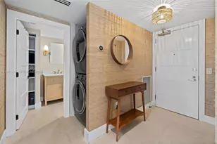 1402 Brickell Bay Dr, Miami, FL 33131 - Photo 17