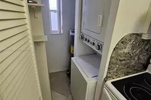 8020 N Colony Cir N, Tamarac, FL 33321 - Photo 5