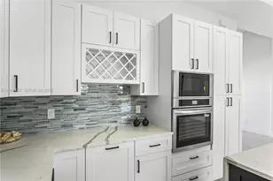 3318 NE 13th Pl, Other City - In The State Of Florida, FL 33909 - Photo 17