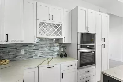 3318 NE 13th Pl, Other City - In The State Of Florida, FL 33909 - Photo 17