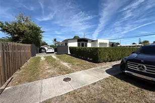 299 NE 46th St, Deerfield Beach, FL 33064 - Photo 5