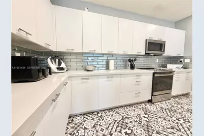 4861 NW 83rd Path #4861, Doral, FL 33166 - Photo 5