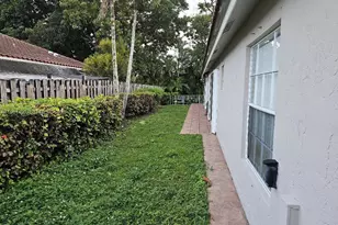 5753 NW 98th Ave, Doral, FL 33178 - Photo 15