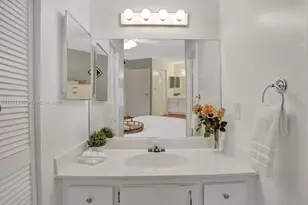 6101 N Falls Cir Dr, Lauderhill, FL 33319 - Photo 11