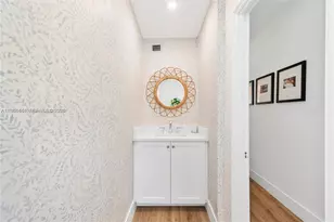 5621 Alton Rd, Miami Beach, FL 33140 - Photo 17