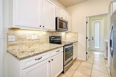 5060 Eucalyptus Dr #2, Hollywood, FL 33021 - Photo 7