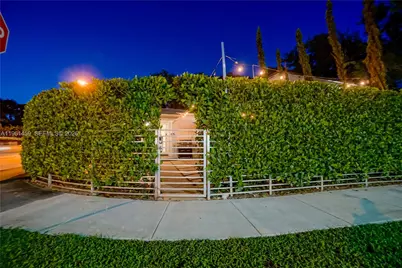 7 NE 50th St, Miami, FL 33137 - Photo 35