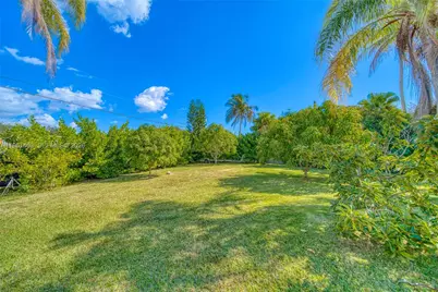 8001 SW 133rd St, Pinecrest, FL 33156 - Photo 9