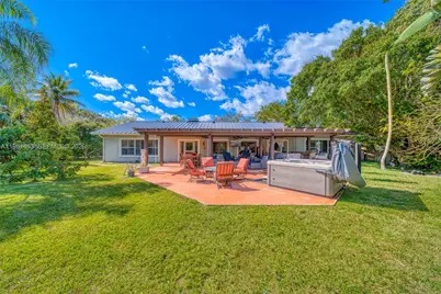 8001 SW 133rd St, Pinecrest, FL 33156 - Photo 7