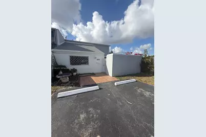 2500 SW 122nd Ct, Miami, FL 33175 - Photo 3