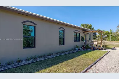 18860 SW 354th Ter, Homestead, FL 33034 - Photo 5