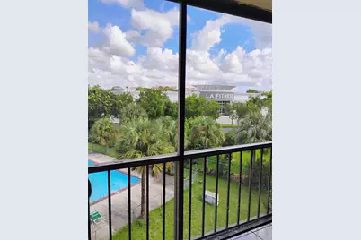 9405 W Flagler St #D403, Miami, FL 33174 - Photo 7